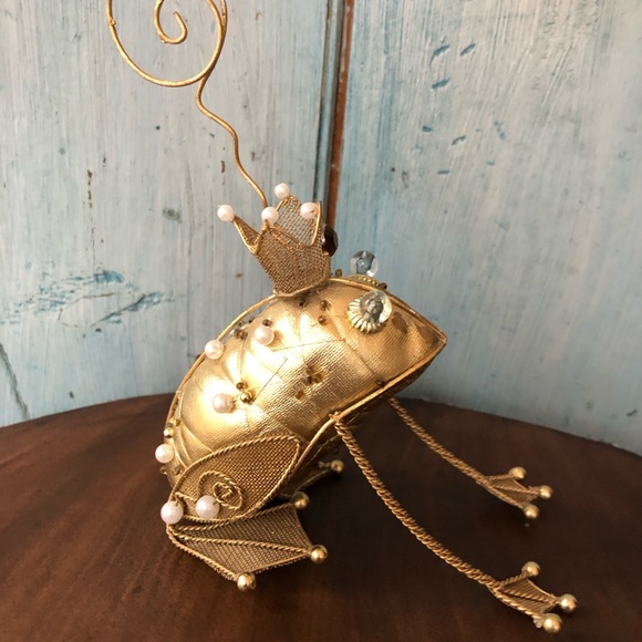 A toad to kiss to find your handsome prince! And he’s pretty cute….. - Picture 11 of 12